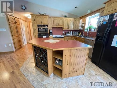 924006 North Quarry Rd, Harley Twp., ON - Indoor Photo Showing Kitchen With Double Sink