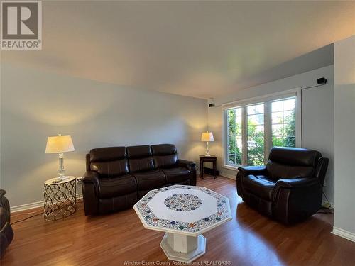 2645 Bridgeway Boulevard, Lasalle, ON - Indoor Photo Showing Living Room
