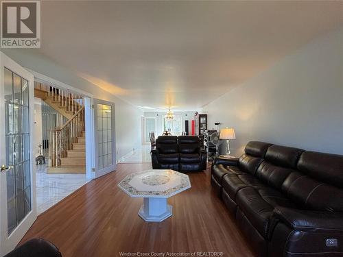 2645 Bridgeway Boulevard, Lasalle, ON - Indoor Photo Showing Living Room