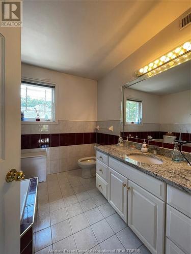 2645 Bridgeway Boulevard, Lasalle, ON - Indoor Photo Showing Bathroom
