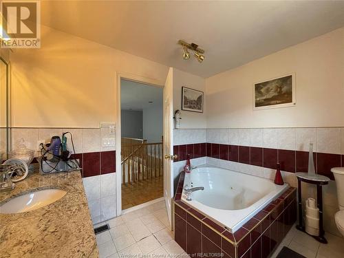 2645 Bridgeway Boulevard, Lasalle, ON - Indoor Photo Showing Bathroom