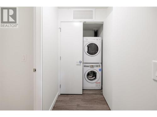 655 Academy Way Unit# 107, Kelowna, BC - Indoor Photo Showing Laundry Room