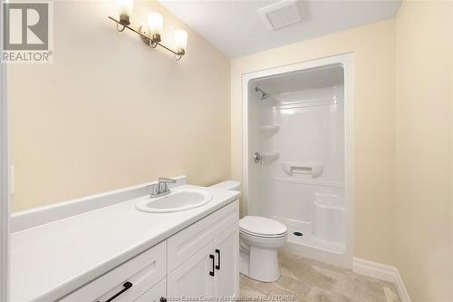 53 Belleview Unit# Lower, Kingsville, ON - Indoor Photo Showing Bathroom