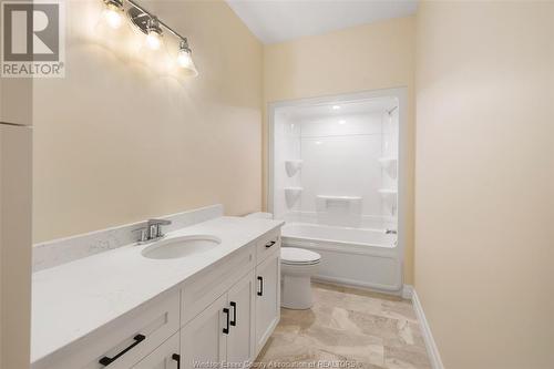 53 Belleview Unit# Upper, Kingsville, ON - Indoor Photo Showing Bathroom