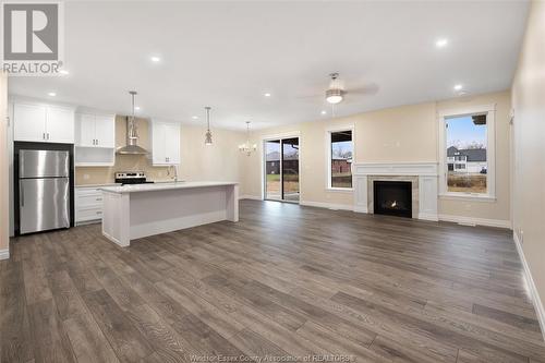 53 Belleview Unit# Upper, Kingsville, ON - Indoor With Fireplace