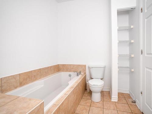 Salle de bains - 201-1073 Rue De Bleury, Montréal (Ville-Marie), QC - Indoor Photo Showing Bathroom