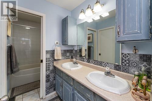 7655 St Patrick Avenue, Prince George, BC - Indoor Photo Showing Bathroom