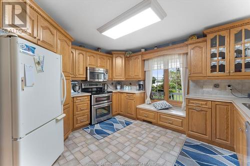 963 Front Road South, Amherstburg, ON - Indoor Photo Showing Kitchen