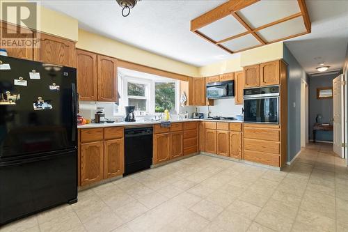 334 Robson Street, Clearwater, BC - Indoor Photo Showing Kitchen