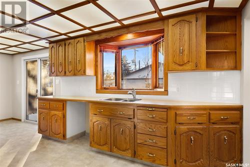 2520 Pasqua Street, Regina, SK - Indoor Photo Showing Kitchen With Double Sink