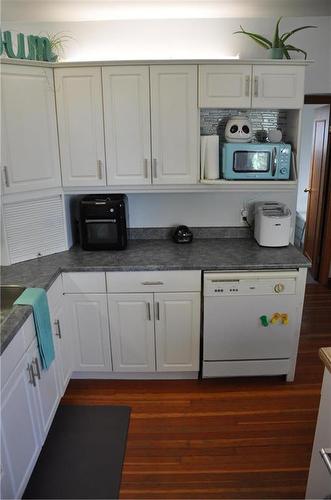 12 1 St Street S, Niverville, MB - Indoor Photo Showing Kitchen