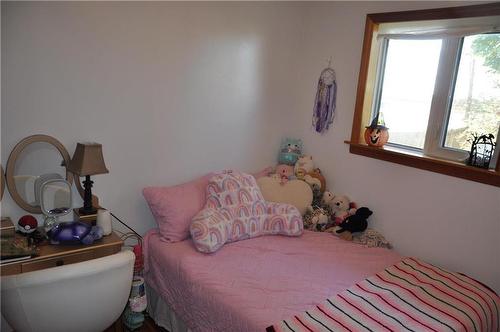 12 1 St Street S, Niverville, MB - Indoor Photo Showing Bedroom