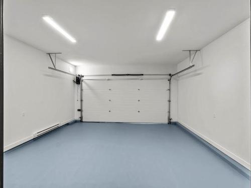 4787 Birch Lane, Barriere, BC - Indoor Photo Showing Garage