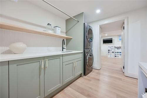 451 Mines Road, Caledonia, ON - Indoor Photo Showing Laundry Room