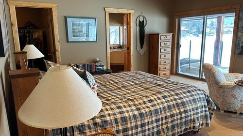 1747 5Th Avenue, Invermere, BC - Indoor Photo Showing Bedroom