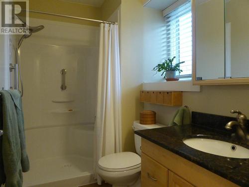205 Greasewood Avenue, Oliver, BC - Indoor Photo Showing Bathroom