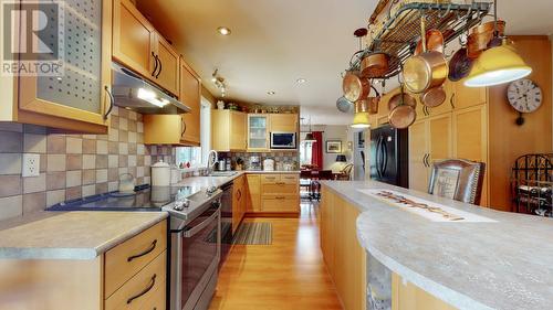 205 Greasewood Avenue, Oliver, BC - Indoor Photo Showing Kitchen