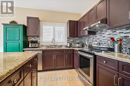 125 Lampman Drive, Grimsby, ON - Indoor Photo Showing Kitchen With Double Sink
