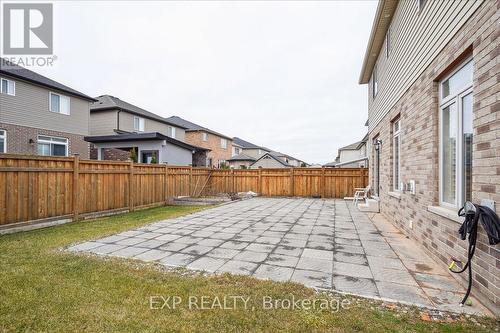 125 Lampman Drive, Grimsby, ON - Outdoor