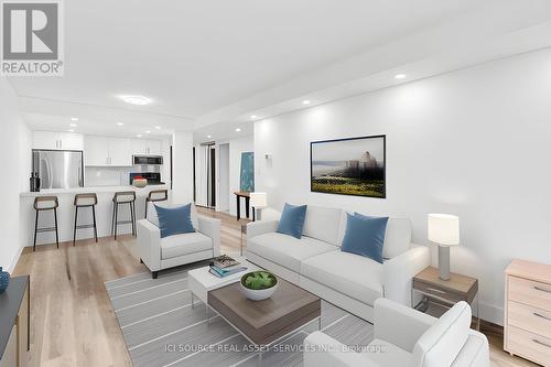 508 - 225 Davenport Road, Toronto, ON - Indoor Photo Showing Living Room