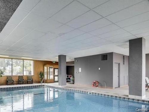 Pool - 501-295 Boul. St-Joseph, Gatineau (Hull), QC - Indoor Photo Showing Other Room With In Ground Pool