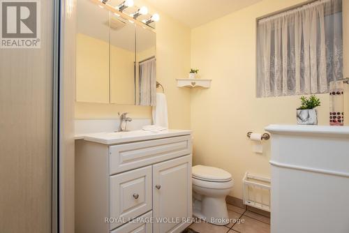 421 Franklin St N, Kitchener, ON - Indoor Photo Showing Bathroom