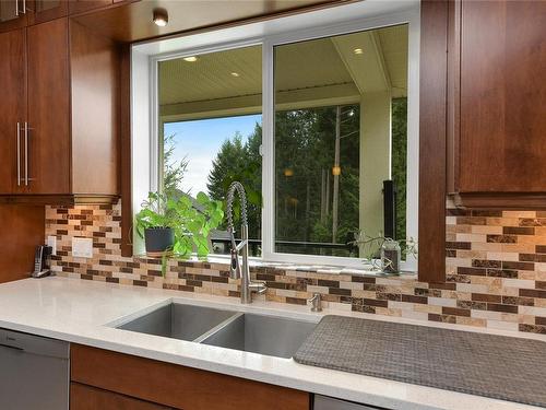 2181 Players Dr, Langford, BC - Indoor Photo Showing Kitchen With Double Sink