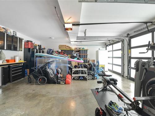 2181 Players Dr, Langford, BC - Indoor Photo Showing Garage