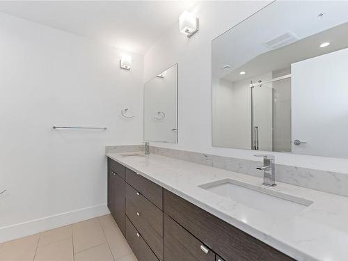 203-10680 Mcdonald Park Rd, North Saanich, BC - Indoor Photo Showing Bathroom