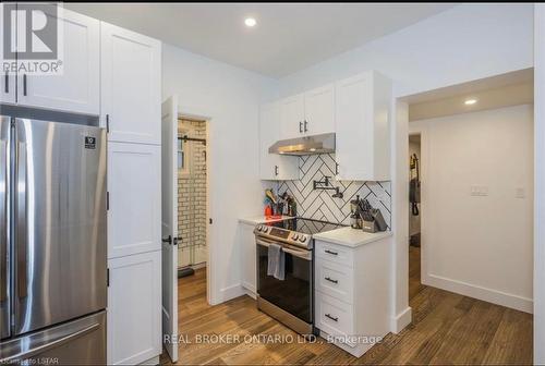 585 Hale Street, London, ON - Indoor Photo Showing Kitchen With Stainless Steel Kitchen