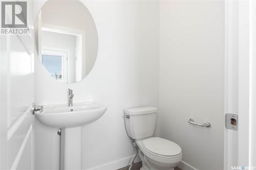 7648 Mapleford Boulevard, Regina, SK - Indoor Photo Showing Bathroom