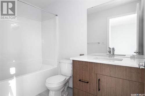 7648 Mapleford Boulevard, Regina, SK - Indoor Photo Showing Bathroom