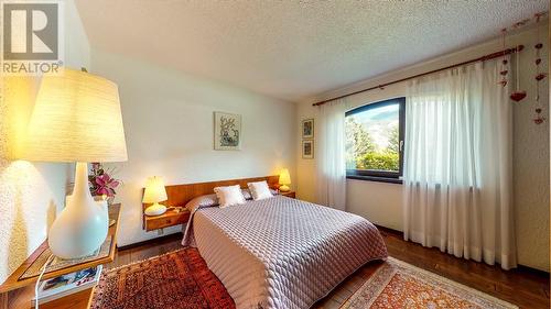 450 Matheson Road, Okanagan Falls, BC - Indoor Photo Showing Bedroom