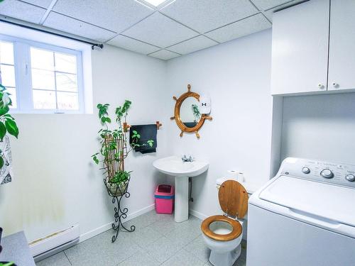 Salle d'eau - 829 Ch. Central, Saint-Elzéar, QC - Indoor Photo Showing Laundry Room