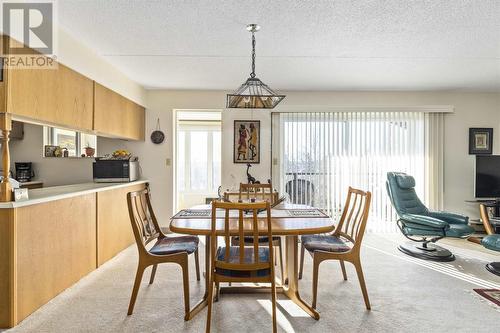 313 Macdonald Ave # 402, Sault Ste. Marie, ON - Indoor Photo Showing Dining Room
