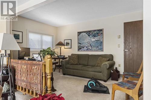313 Macdonald Ave # 402, Sault Ste. Marie, ON - Indoor Photo Showing Living Room