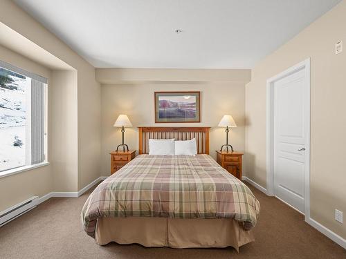 204-1280 Alpine Rd, Courtenay, BC - Indoor Photo Showing Bedroom