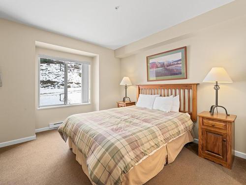 204-1280 Alpine Rd, Courtenay, BC - Indoor Photo Showing Bedroom