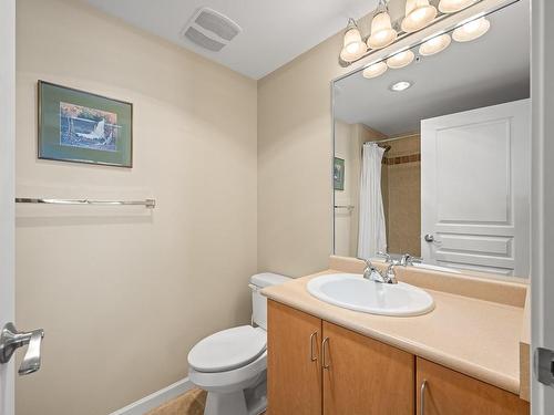 204-1280 Alpine Rd, Courtenay, BC - Indoor Photo Showing Bathroom