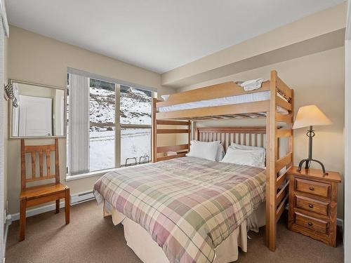 204-1280 Alpine Rd, Courtenay, BC - Indoor Photo Showing Bedroom