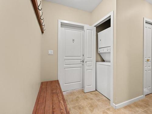 204-1280 Alpine Rd, Courtenay, BC - Indoor Photo Showing Laundry Room