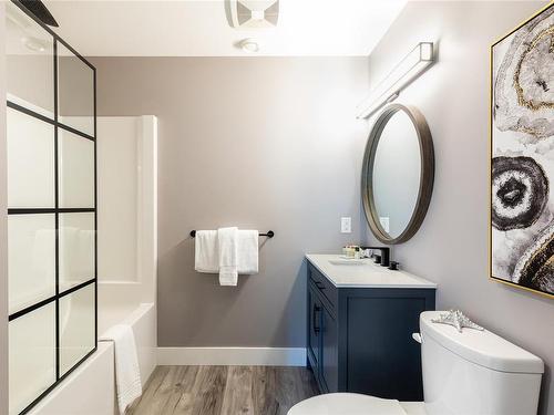 3-1175 Resort Dr, Parksville, BC - Indoor Photo Showing Bathroom