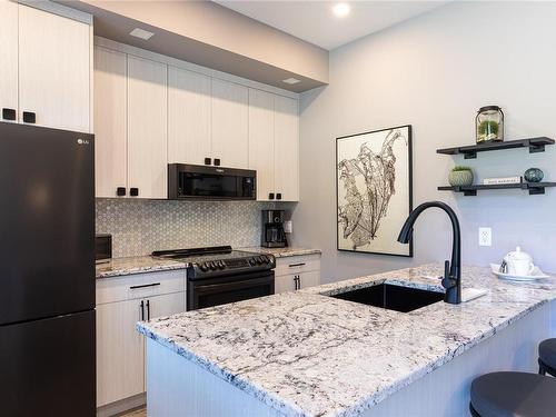 3-1175 Resort Dr, Parksville, BC - Indoor Photo Showing Kitchen With Upgraded Kitchen