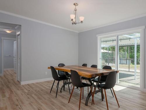 7444 Bell Rd, Port Alberni, BC - Indoor Photo Showing Dining Room