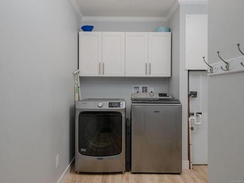 7444 Bell Rd, Port Alberni, BC - Indoor Photo Showing Laundry Room