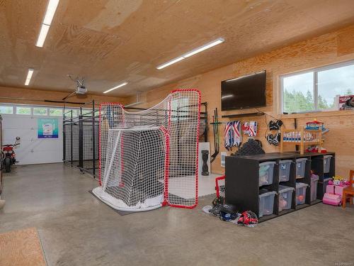 7444 Bell Rd, Port Alberni, BC - Indoor Photo Showing Garage