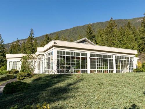 4111 Mikkelson Frontage Road, Tappen, BC - Outdoor