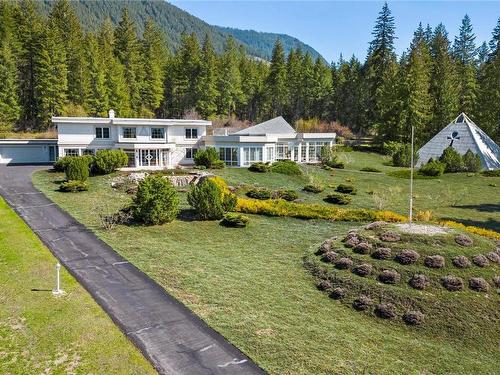 4111 Mikkelson Frontage Road, Tappen, BC - Outdoor