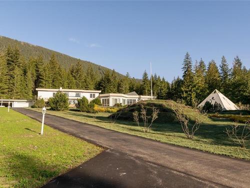 4111 Mikkelson Frontage Road, Tappen, BC - Outdoor With View