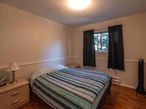 2631 Forsyth Drive, Penticton, BC - Indoor Photo Showing Bedroom